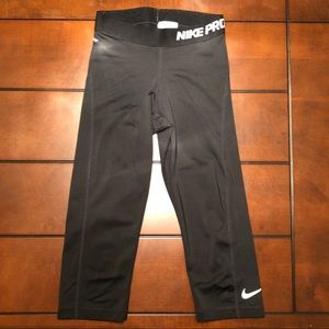 ⚽️Nike Pro Capri Tights Leggings🥎